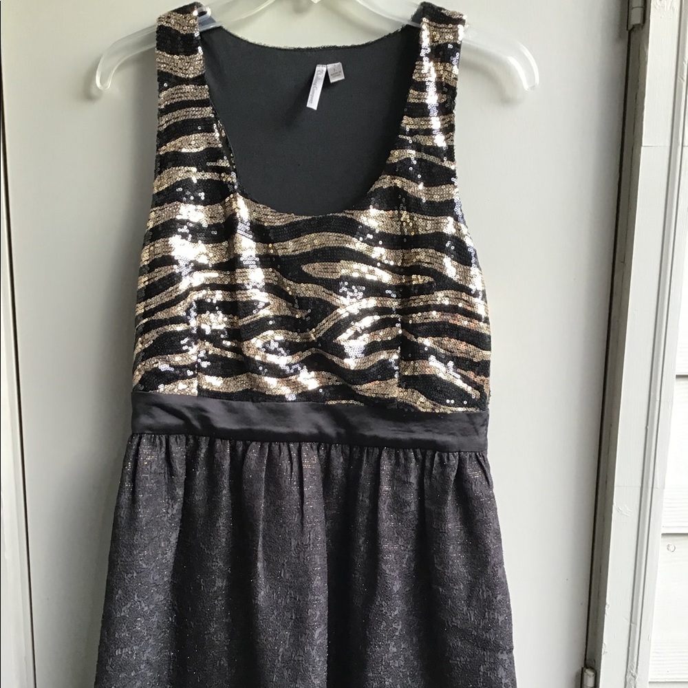 The Clothing Co. Lrg Black & Gold Sequin PDress